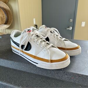 Nike Court Legacy Sneaker